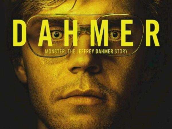 Review ‘Monster: The Jeffrey Dahmer Story’: Pembunuh dan Pemerkosa Terngeri dari Milwaukee Review ‘Monster: The Jeffrey Dahmer Story’: Pembunuh dan Pemerkosa Terngeri dari Milwaukee