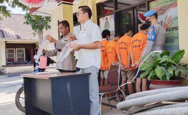 Potong Kabel Listrik PLN dan Dijual untuk Beli Minuman Keras