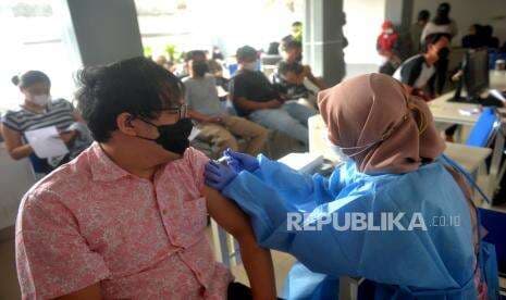 63,46 Juta Penduduk Indonesia Sudah Divaksinasi Dosis Ketiga