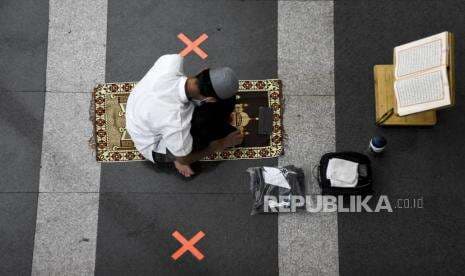 Doa Sholat Tahajud Lengkap dengan Latin dan Terjemahan