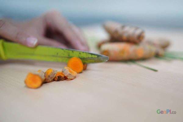 Air Kunyit Campur Asam Jawa Khasiatnya Dahsyat, Cespleng Banget