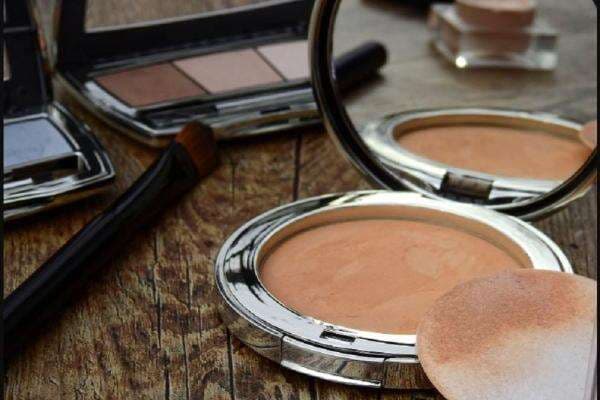 7 Rekomendasi Warna Bedak untuk Kulit Sawo Matang