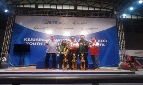 Luluk dan M Husni Keluar Sebagai The Best Lifter Kejurnas Angkat Besi Remaja