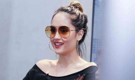 Lirik Lagu Oh Baby  Cinta Laura