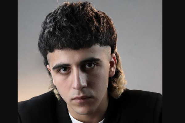 10 Rekomendasi Gaya Rambut Mullet, Model Klasik yang Kembali Populer
