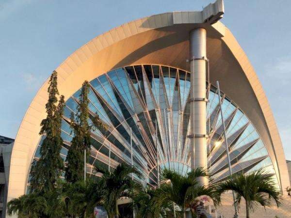 Terinspirasi dari Alat Musik Sasando, Gedung di NTT Ini Malah Jadi Tujuan Wisata Warga