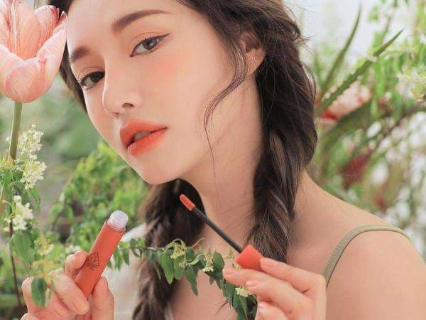5 Produk Populer 3CE untuk Hasilkan Coral Korean Makeup Look yang Segar
