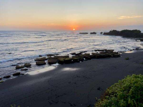 Sunset Spot Cemagi, Hidden Gem Baru di Bali yang Tiket Masuk Cuma Rp2 Ribu!