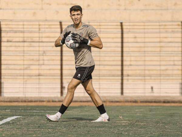 Profil Nadeo Argawinata, Kiper Bali United 'Kembaran' Kepa