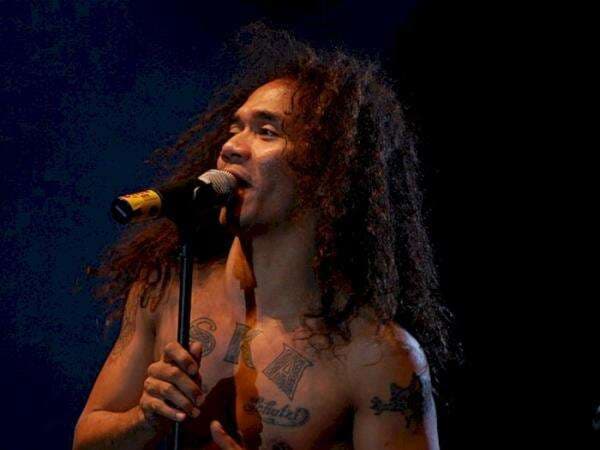 Chord 'Ku Tak Bisa' Slank Beserta Makna Lagunya, Bikin Galau Banget!