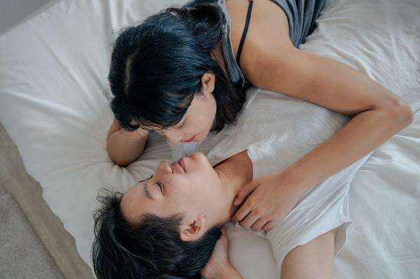 Pentingnya Sexual Aftercare Usai Bercinta untuk Membuat Hubungan Semakin Erat