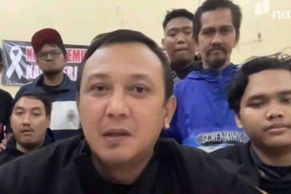 Profil Dadang Aremania, Sosoknya Viral Diserbu Warganet