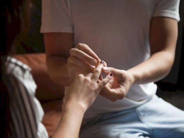 Prank Lamar Pacar di Event Besar, Pria Ini Ujung-ujungnya Kena Tampar