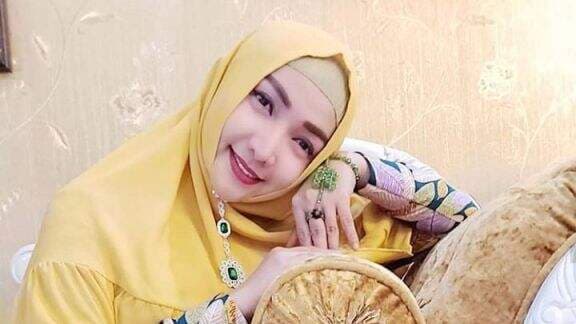 Bukan Mainan, Roro Fitria Beli Mobil Mewah Seharga Rp3,3 Miliar untuk Anaknya, Netter Sentil Andre Irawan: Gak Perlu Suami Kaya Gitu!