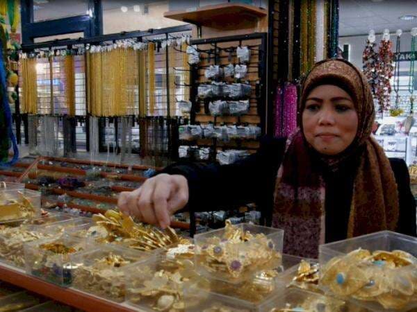 Awas Kalap! Pasar Tradisional Ini Jual Mata Iblis dan Tangan Fatima, “Jimat” nan Cantik Awas Kalap! Pasar Tradisional Ini Jual Mata Iblis dan Tangan Fatima, “Jimat” nan Cantik