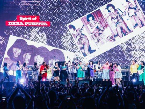Dara Puspita Manggung Lagi Setelah 52 Tahun! Ini Sederet Momen Reuni Musisi di Synchronize Fest 2022! Dara Puspita Manggung Lagi Setelah 52 Tahun! Ini Sederet Momen Reuni Musisi di Synchronize Fest 2022!