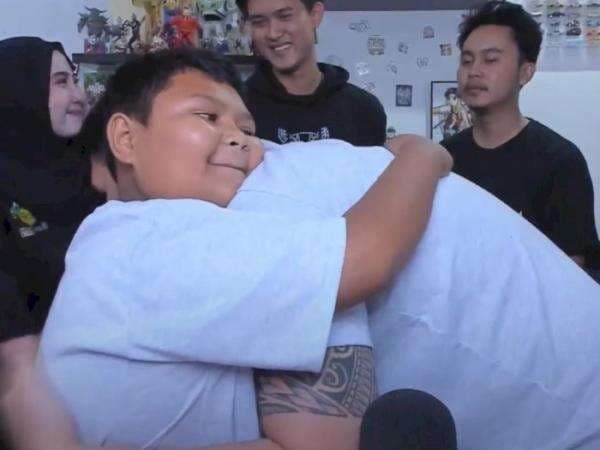 Youtuber Windah Basudara Kumpulkan Rp300 Juta untuk Rahmat si Bocah Okky Boy