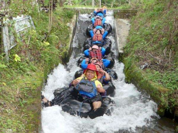 Seru Pwoll! Uji Adrenalin di Arung Jeram Mini, Lewati Sungai di Kampung-kampung Seru Pwoll! Uji Adrenalin di Arung Jeram Mini, Lewati Sungai di Kampung-kampung