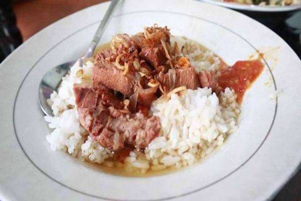 Warung Semur Gang Buntu, Kuliner Legendaris Asal Kota Malang, Rasanya Buat Ketagihan