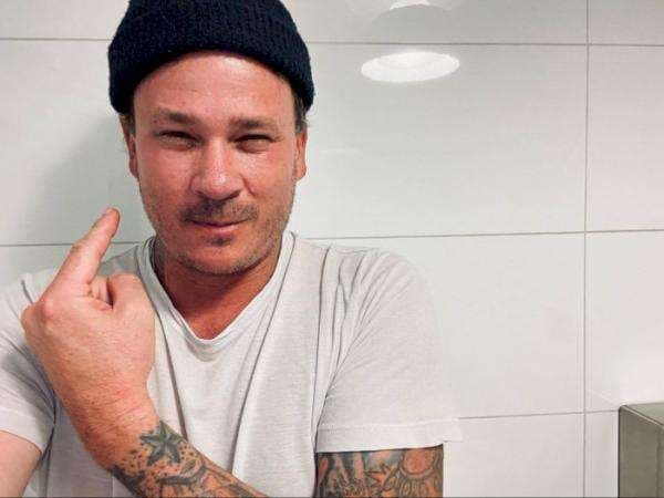 Tom DeLonge Ucapkan Terima Kasih Buat Matt Skiba sebagai Gitaris Blink-182, Fans Bersorak!