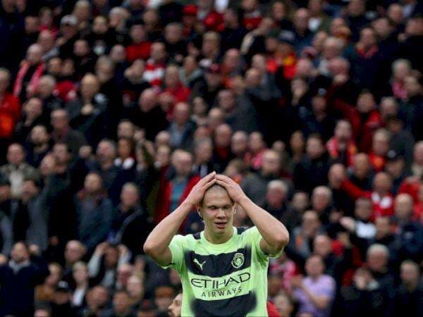 Erling Haaland Memang Robot! Sepakan ke Area Vital pun Bukan Apa-apa baginya