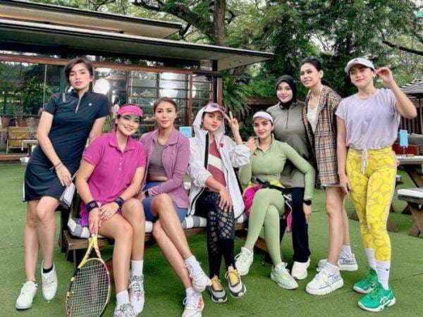 Gaya Aurel Hermansyah Abis Main Tenis Bareng Ashanty, Titi Kamal dkk, Sosialita Abis!