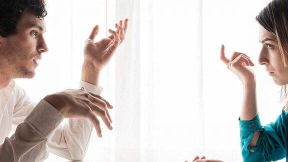 Jangan Sembarangan Cerita, Hindari Curhat Masalah Rumah Tangga ke 3 Orang Ini, Catat Moms!