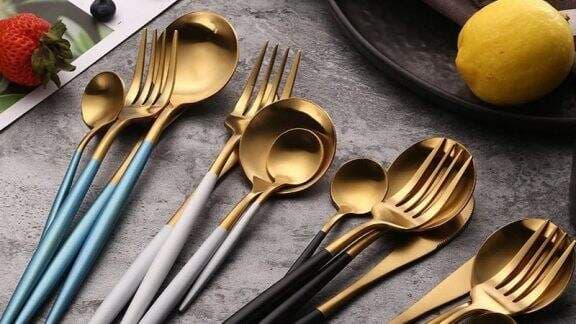 Alat Makan Auto Kinclong bak Beli Baru, Ini Tips Bersihkan Karat Pada Barang Stainless Steel! Moms Sudah Pernah Coba?