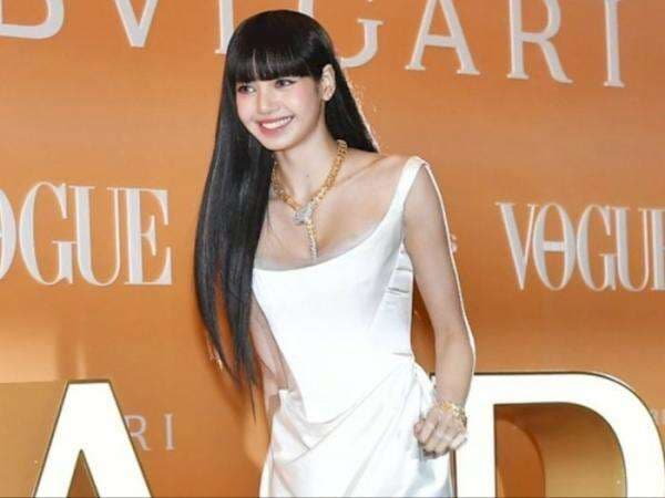 Lisa X Bvlgari Seoul Trending, Kalung Ular Berharga Fantastis Curi Perhatian