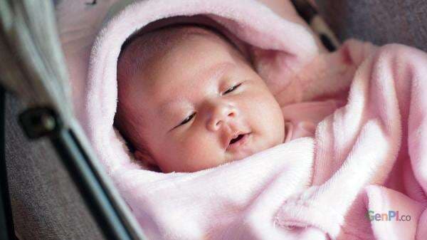 3 Penyebab Rambut Bayi Rontok, Jangan Panik ya Bun