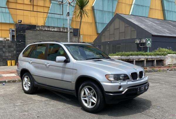 Review Mobil Bekas: BMW X5 E53 2003
