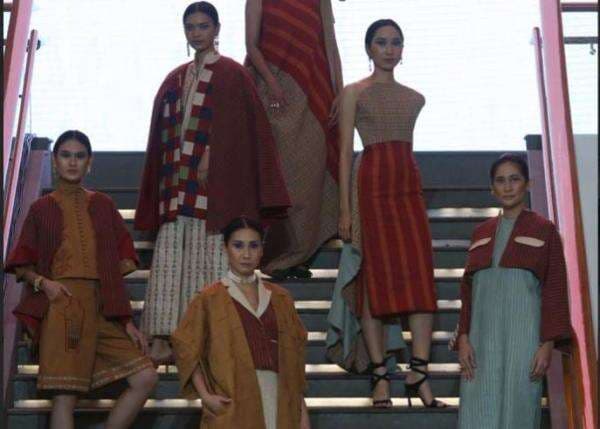 Mewahnya Kain Ulos Tobatenun Dalam Corak Dewa Batak Kuno