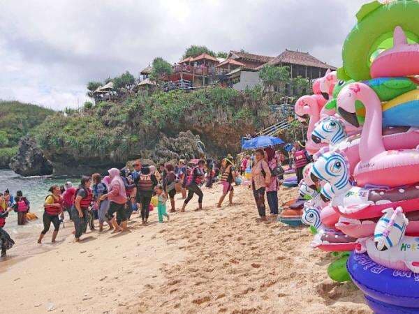 Serunya Liburan ke Pantai Sadranan Gunung Kidul, Bisa Snorkeling hingga Mendayung Kano