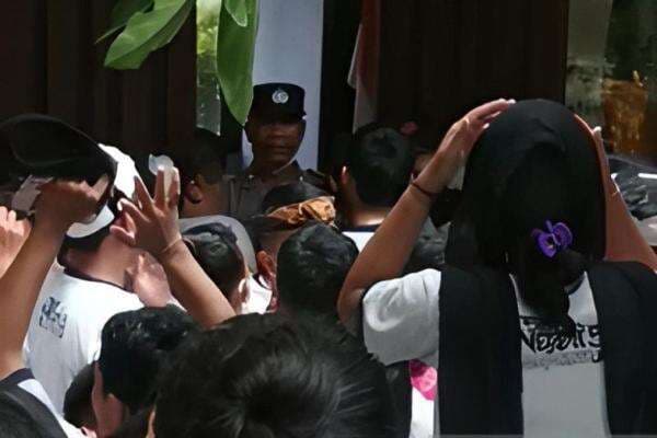 Bali Viral! Siswa SMPN 5 Denpasar Kerauhan saat Demo Kepsek