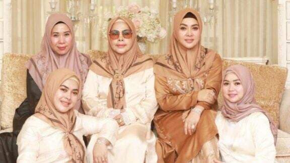 Merinding! Terekam Sosok Penampakan di Toko Bekas Resto Pawon Cetar Ibunda Syahrini, Serem Banget Badan Hitam Wajah Pucat...