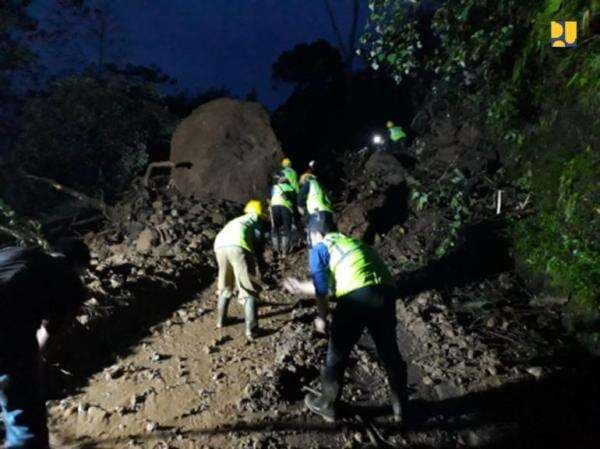 PUPR Gercep Tangani Jalan Ciwidey Cidaun dan Jalan Ambles Pansela PUPR Gercep Tangani Jalan Ciwidey Cidaun dan Jalan Ambles Pansela