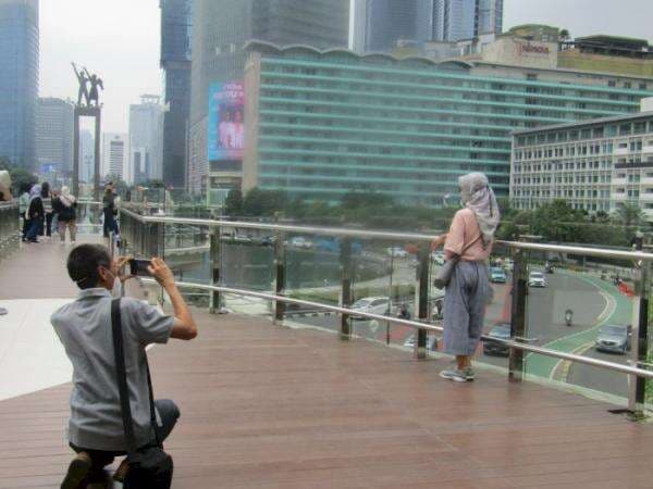 Deretan Spot Foto di Anjungan Halte Bundaran HI yang Viral, Karya Terakhir Anies Baswedan