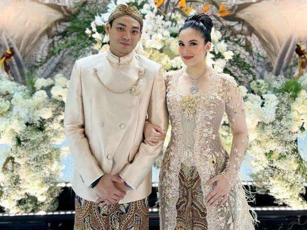 Intip 5 Potret Momen Istimewa di Acara Lamaran Chelsea Islan dan Rob Clinton Kardinal