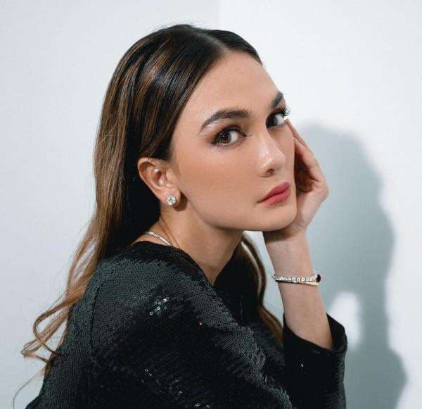 Curhat ke Nikita Mirzani, Luna Maya Ungkap Senang Bertemu Ariel NOAH