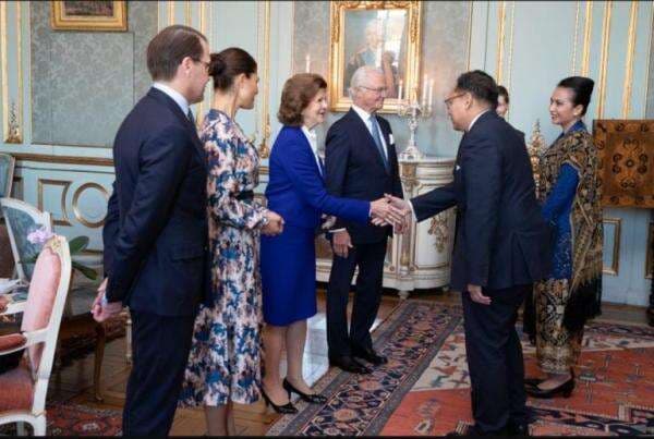 Duta Besar Indonesia Untuk Swedia Kamapradipta Isnomo Raja Carl Gustaf Kenang Kunjungan Ke Yogya Dan Bandung