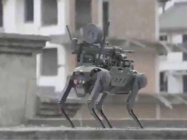 Militer Militer China Pamer Robot Penyerang Berbentuk Anjing, Siapa Berani Lawan?