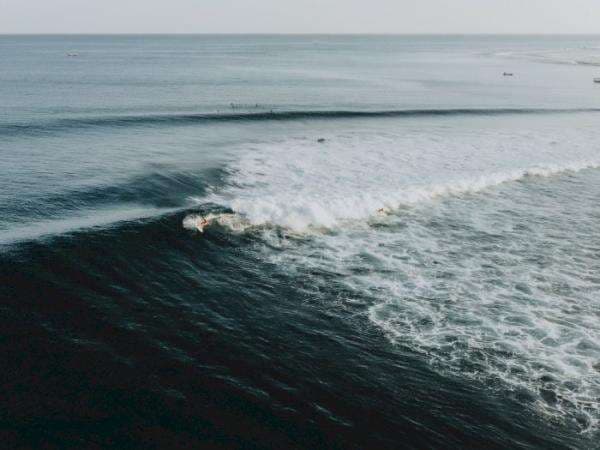 Pesona Keindahan Pantai Sorake, Salah Satu Tempat Surfing Terbaik di Pulau Nias