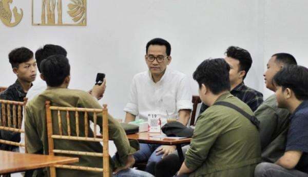 Refly Harun Pertanyakan Alasan Ahmad Khozinuddin Cabut Gugatan Ijazah Palsu Presiden Jokowi: Memang Susah Lawan Kekuasaan!