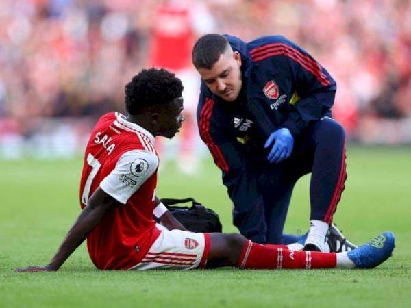 Bukayo Saka Ditarik Keluar di Laga Arsenal, Perpanjang Daftar Pemain Inggris yang Cedera