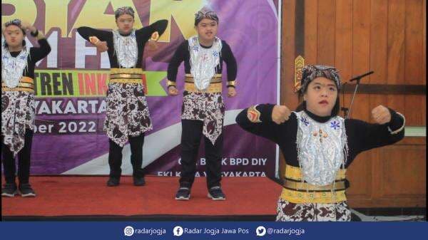 Tumbuhkan Rasa Percaya Diri, Anak dengan Down Sindrom Tampilkan Senam Silat
