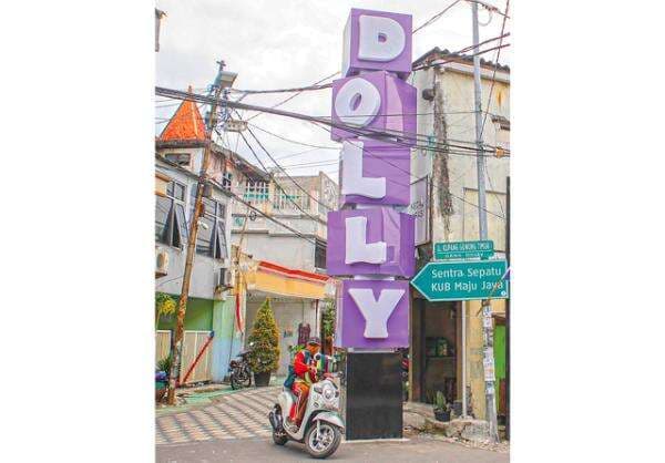 Prostitusi Dolly: Dulu Dipajang di Akuarium, Sekarang di Handphone