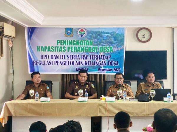 Cabjari Tarempa Sosialisasi Hukum ke Perangkat Desa Mengkait Soal Regulasi Pengelolaan Keuangan Desa