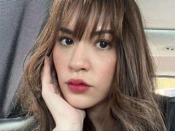 Gaya Raisa Pamer Selfie Poni Baru: Mirip Dakota Johnson