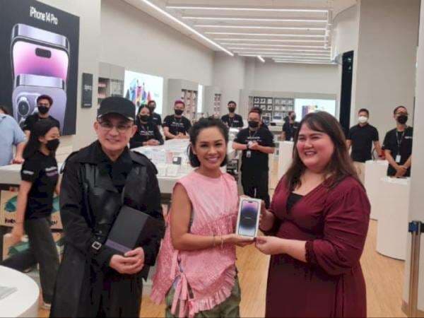 For The First Time Digimap Diserbu Jam 12 Malam, Antre Beli Genk iPhone14 For The First Time Digimap Diserbu Jam 12 Malam, Antre Beli Genk iPhone14