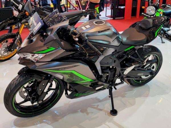 Mejeng di IMOS 2022, Intip Yuk Fitur-fitur Terbaru Kawasaki Ninja ZX-25R